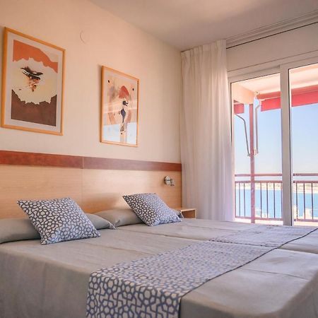 Beach Family Apartments Салоу Екстер'єр фото
