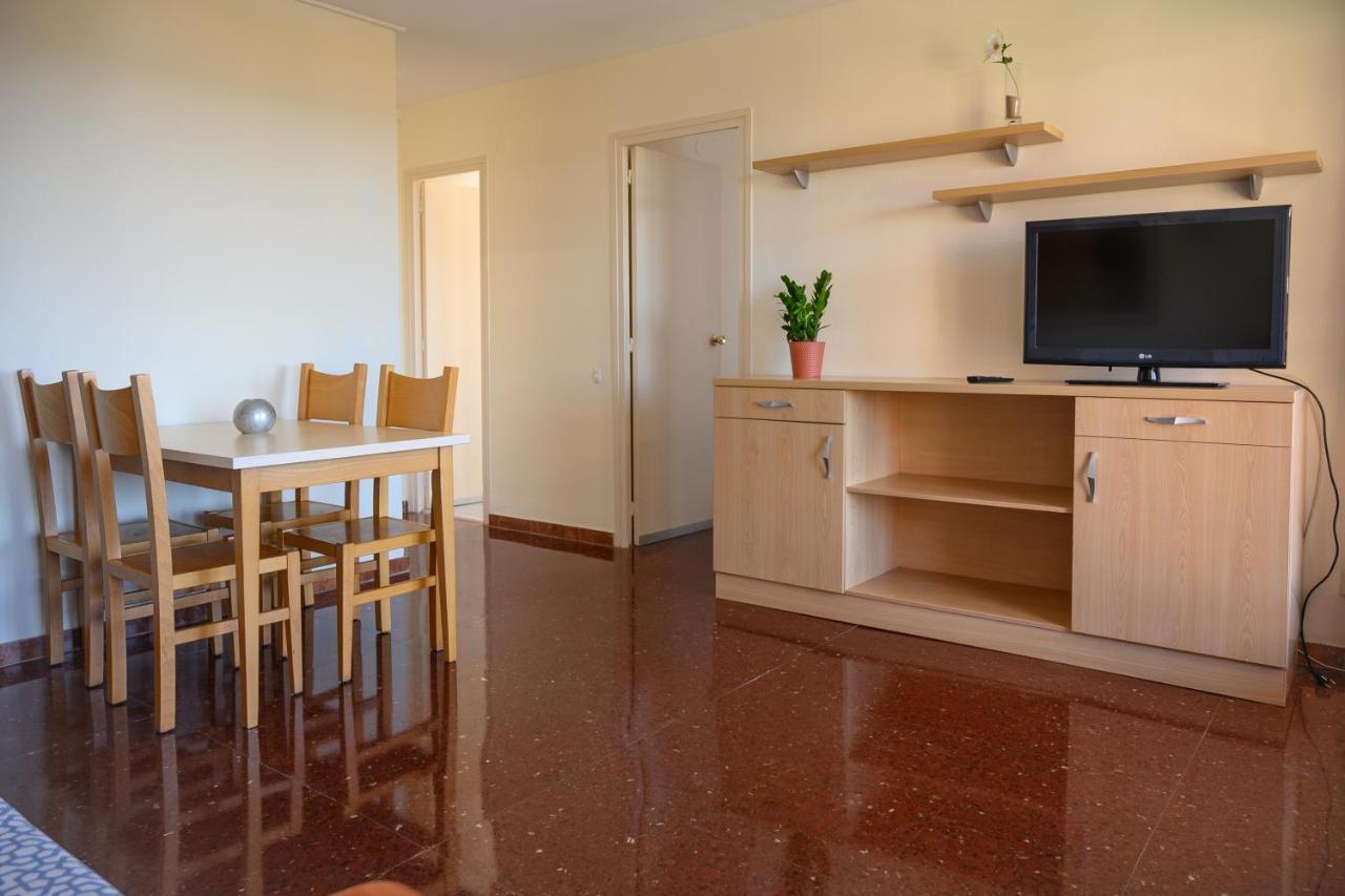Beach Family Apartments Салоу Екстер'єр фото