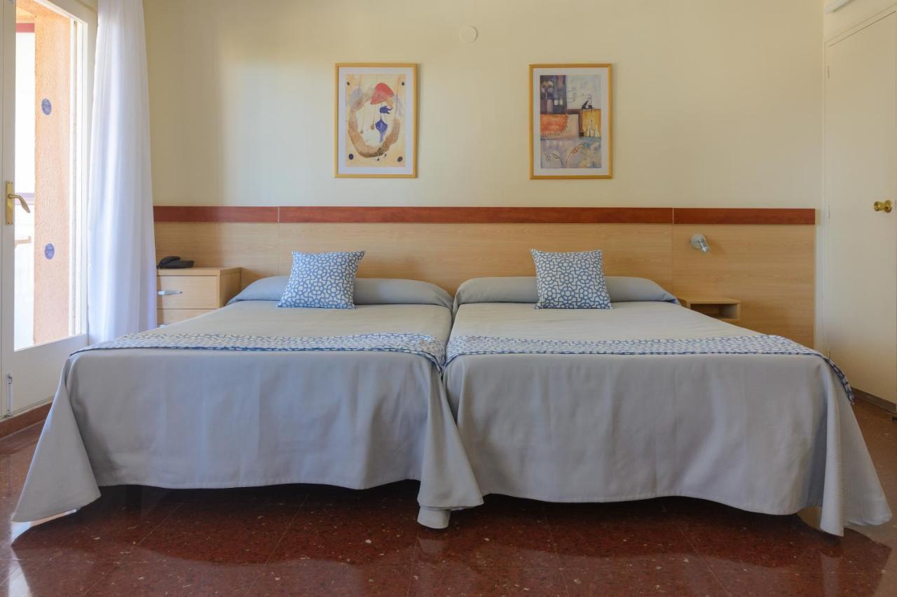 Beach Family Apartments Салоу Екстер'єр фото