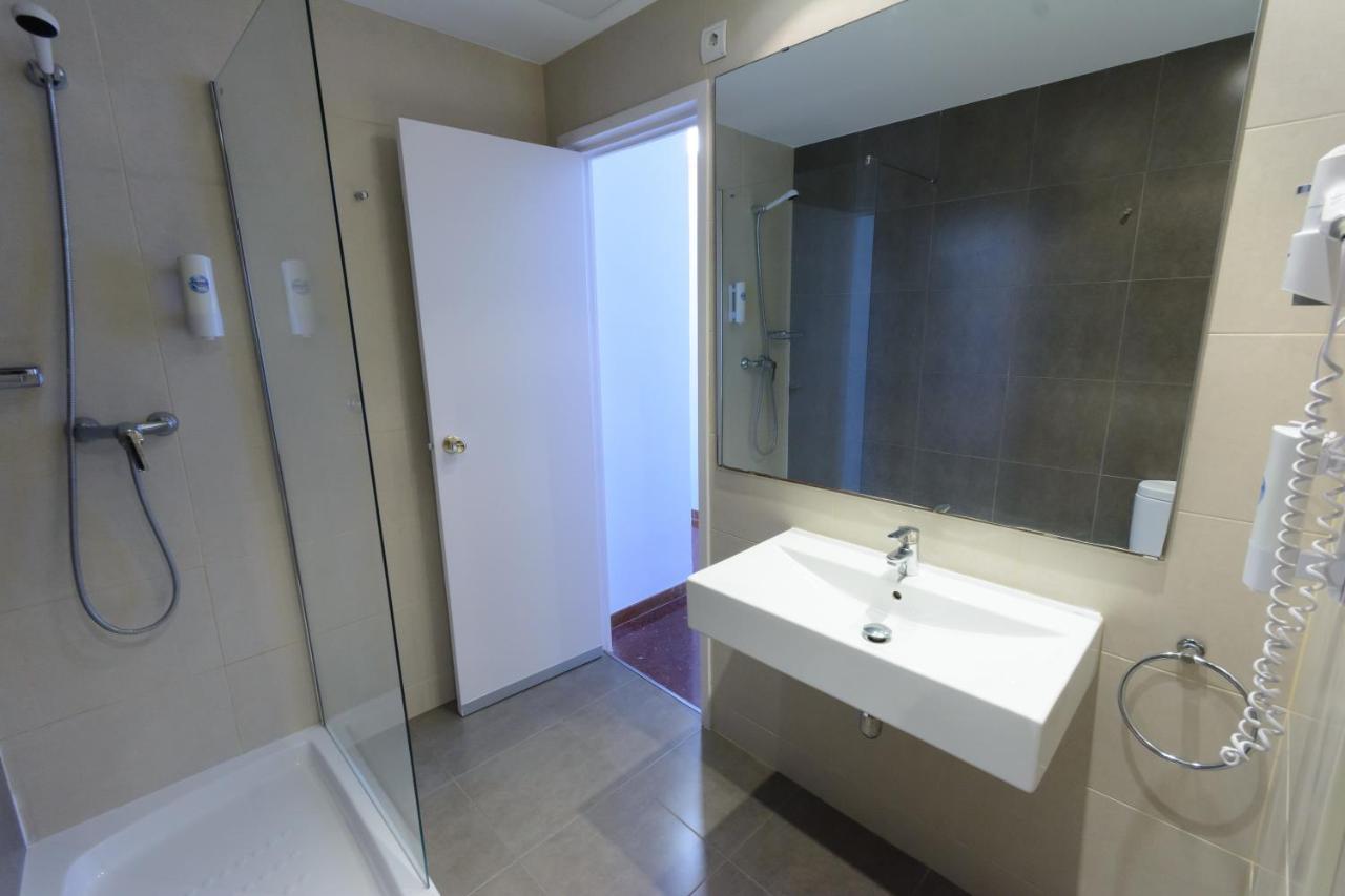 Beach Family Apartments Салоу Екстер'єр фото