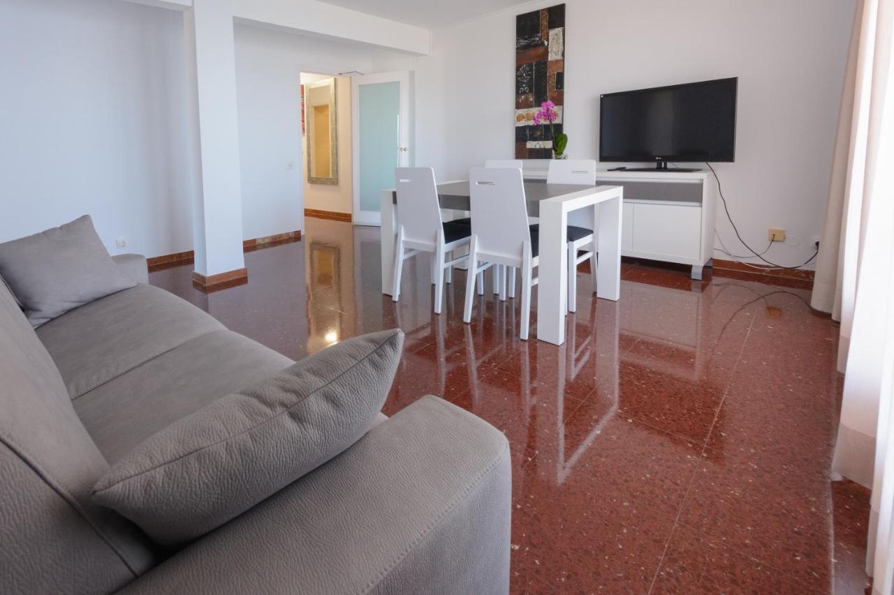 Beach Family Apartments Салоу Екстер'єр фото