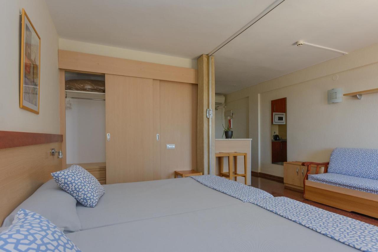 Beach Family Apartments Салоу Екстер'єр фото