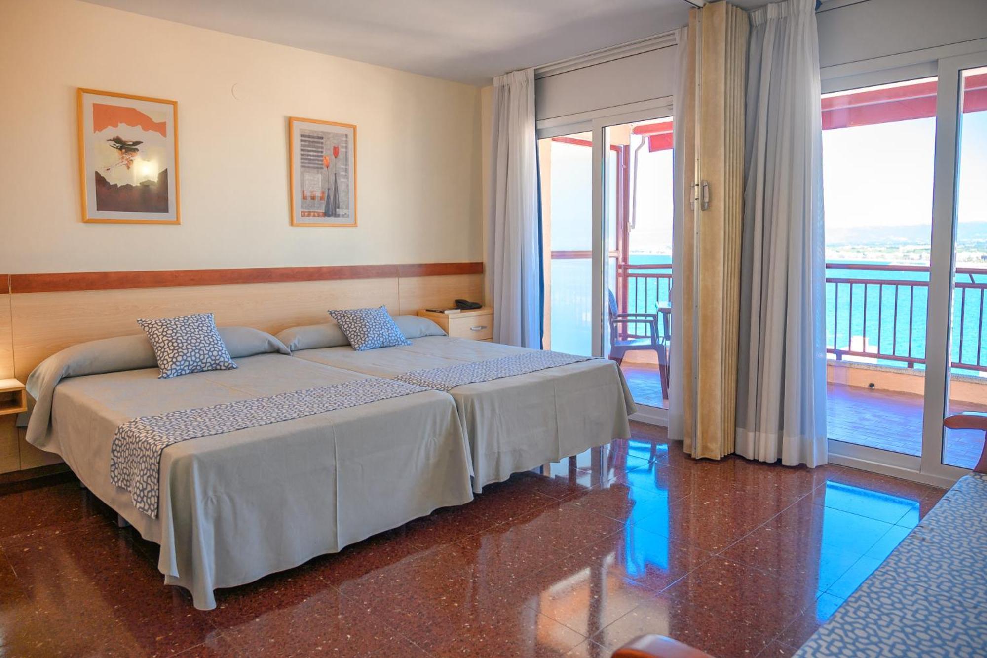 Beach Family Apartments Салоу Екстер'єр фото