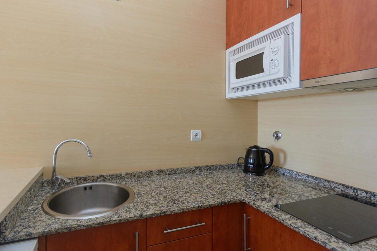 Beach Family Apartments Салоу Екстер'єр фото