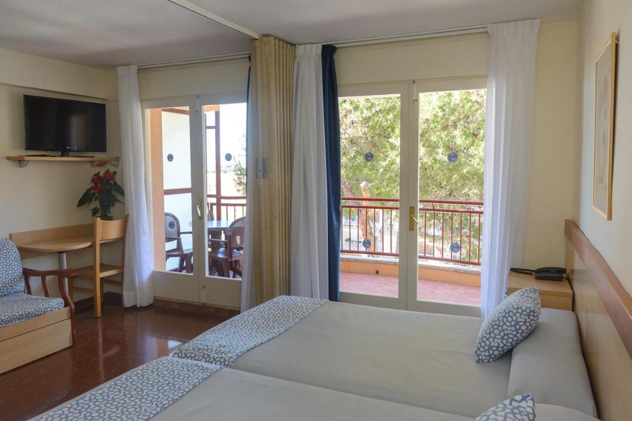 Beach Family Apartments Салоу Екстер'єр фото