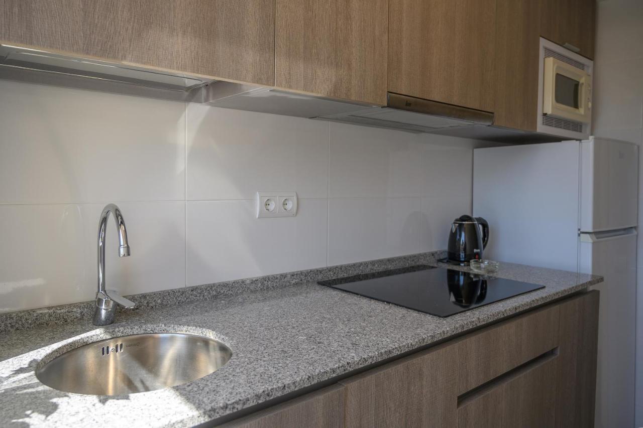 Beach Family Apartments Салоу Екстер'єр фото