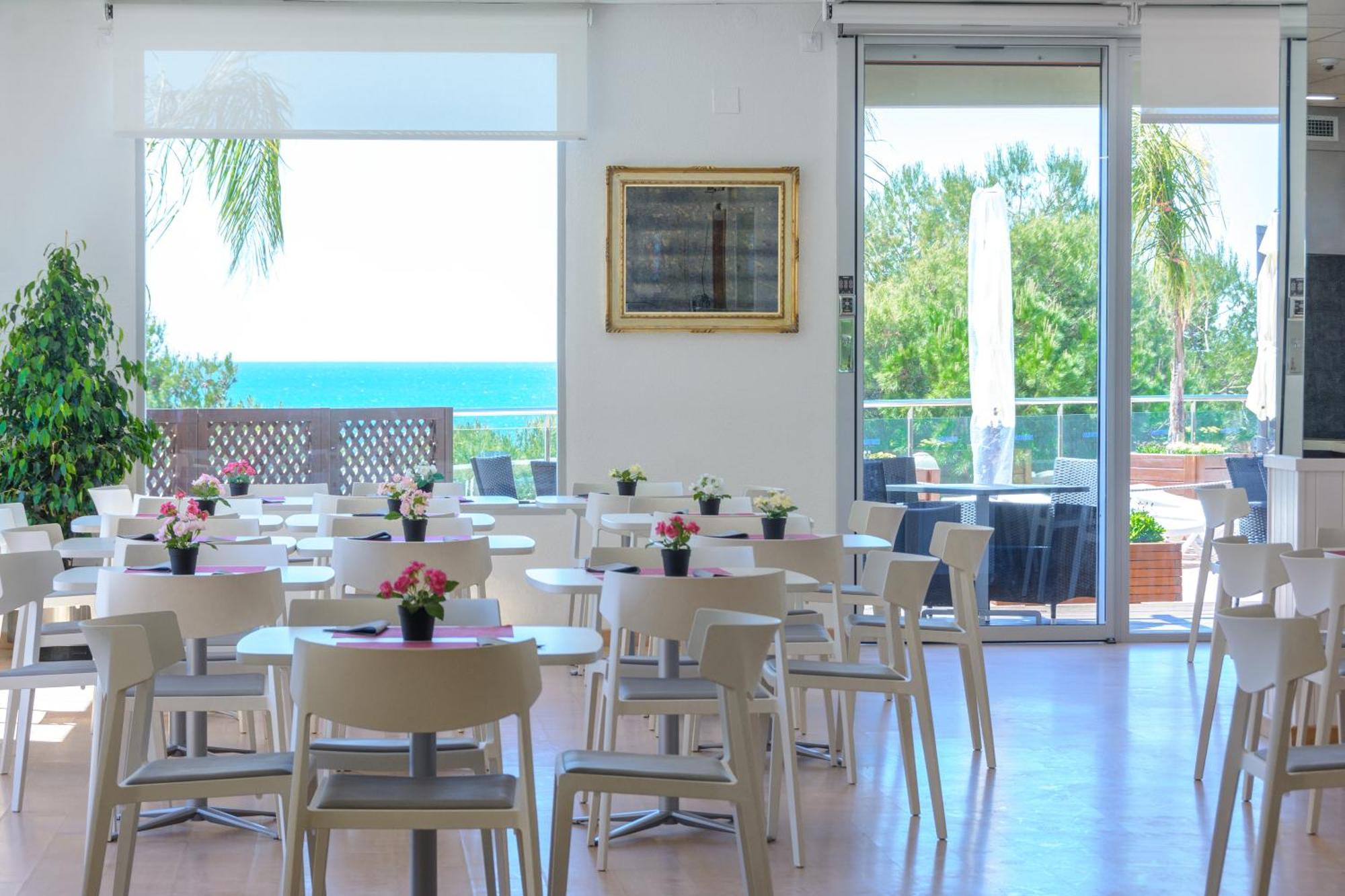 Beach Family Apartments Салоу Екстер'єр фото