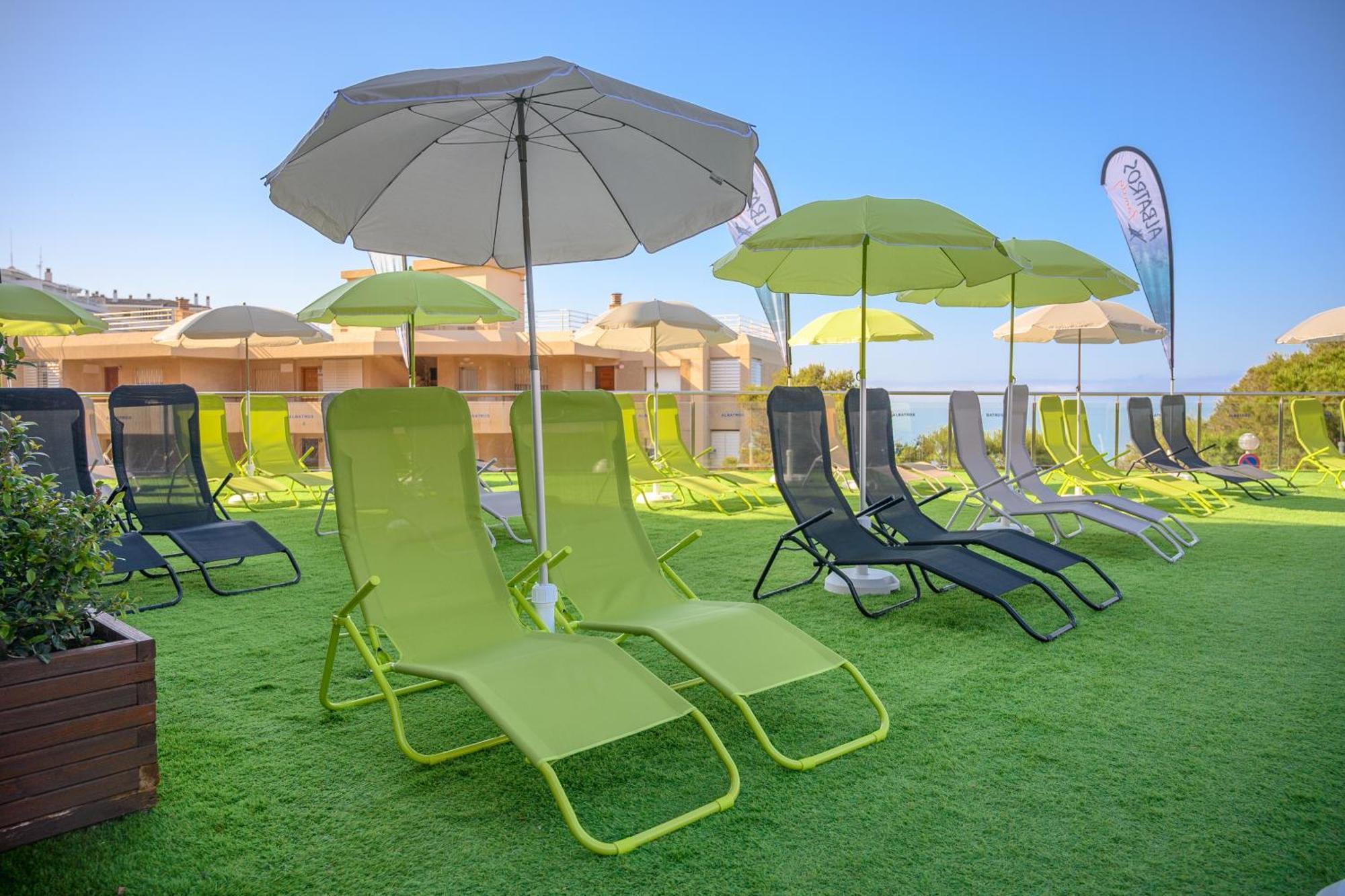 Beach Family Apartments Салоу Екстер'єр фото