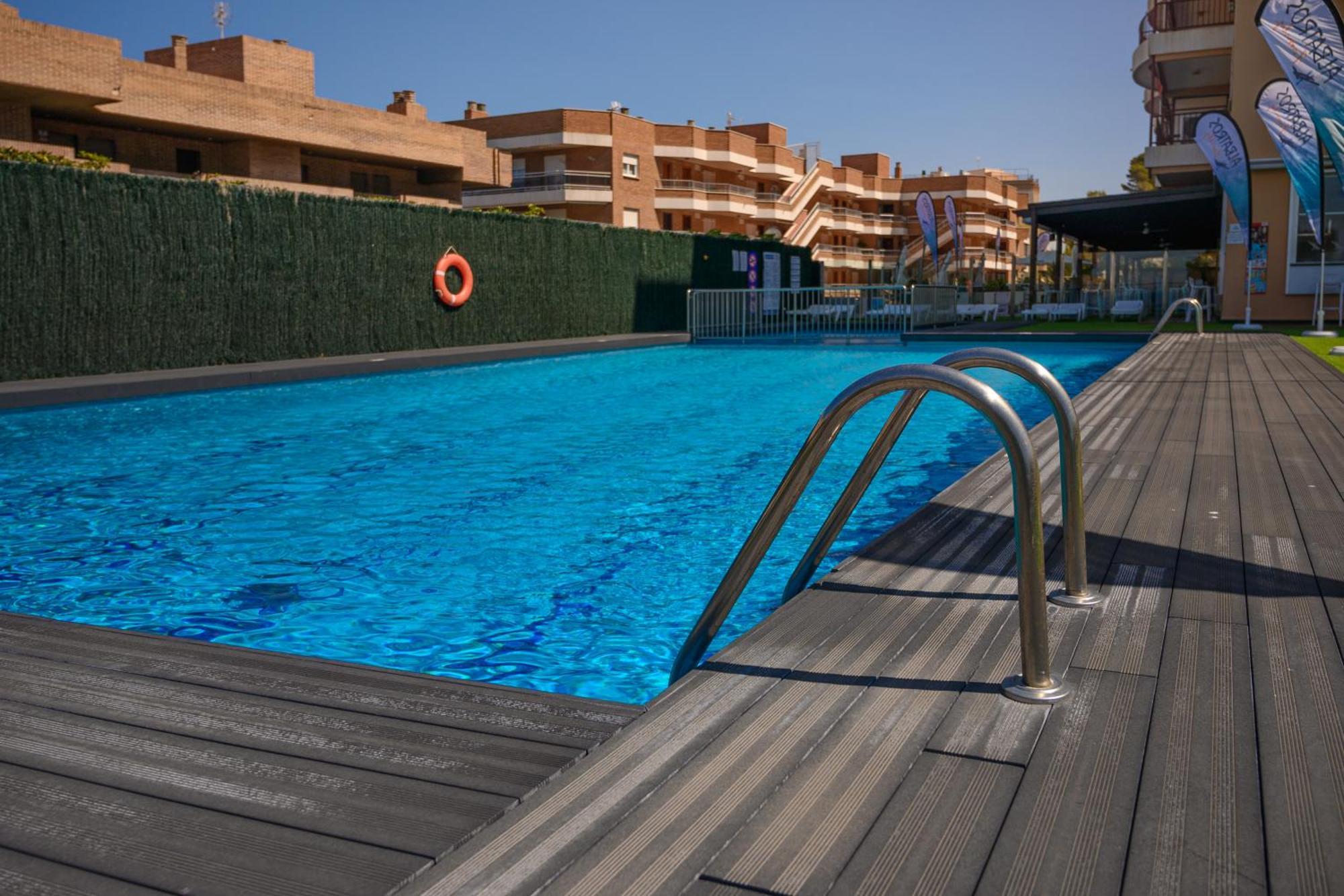 Beach Family Apartments Салоу Екстер'єр фото