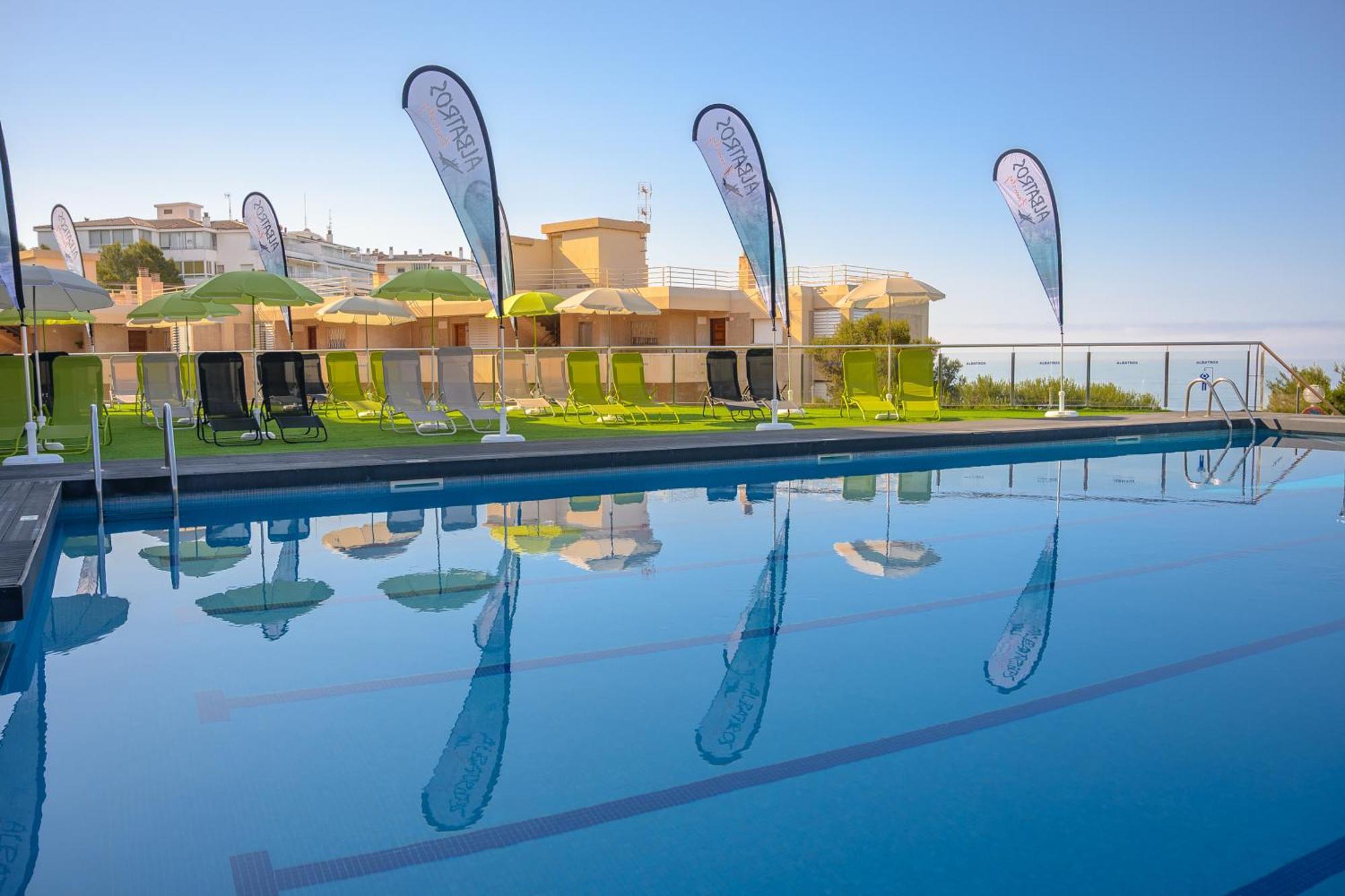 Beach Family Apartments Салоу Екстер'єр фото